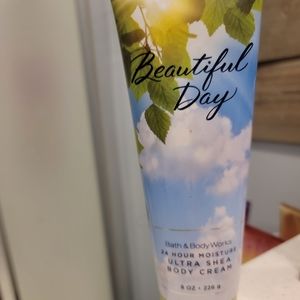 Bath and body works beautiful day body cream